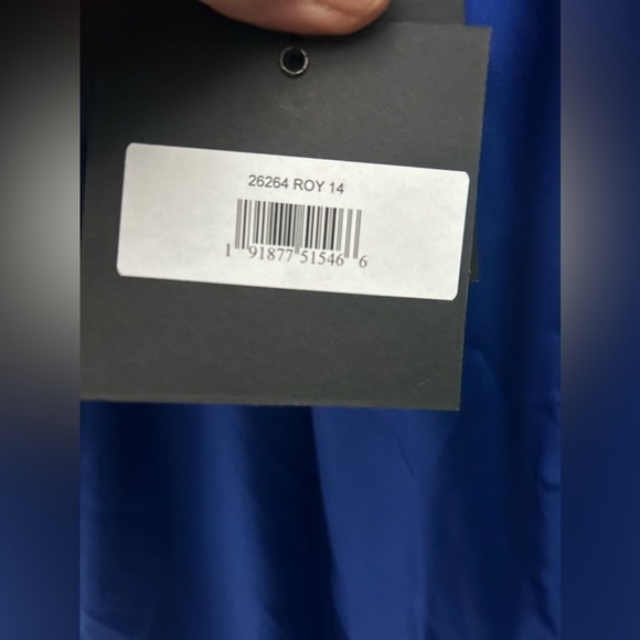 IEENA FOR MAC DUGGAL 26264 NWT Royal Plunging Faux Wrap Sleeveless Evening Gown - Picture 8 of 9